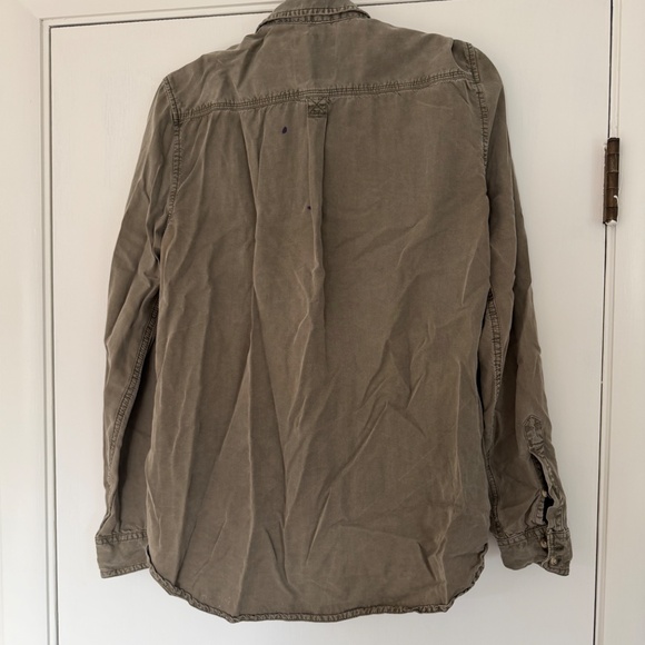 American Eagle Dusty/Hunter Green Cozy button-down with Chest pockets - Picture 3 of 3